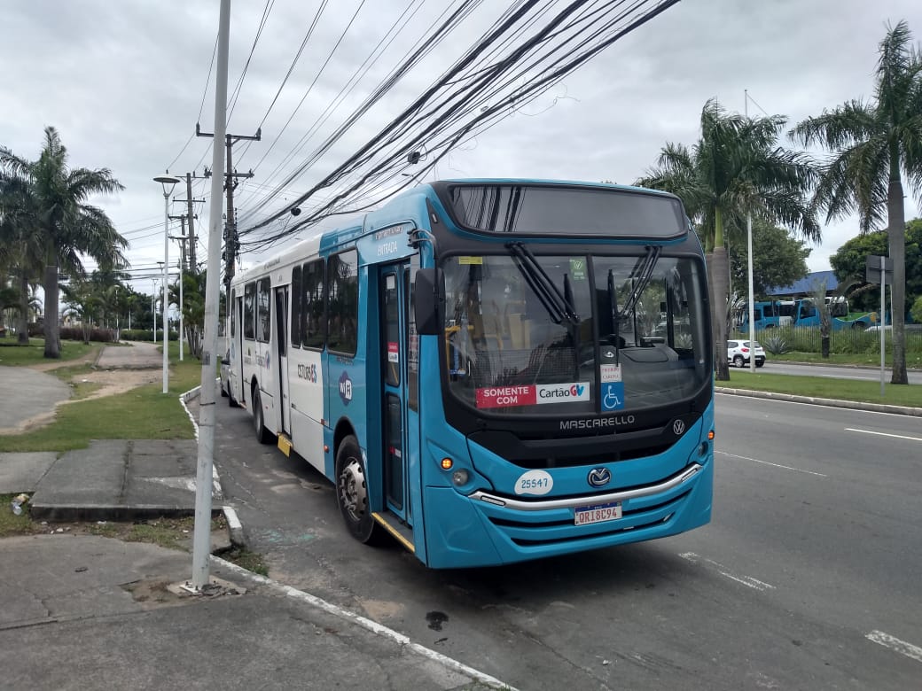 Cerca de 35 pessoas estavam no ônibus do Transcol (Foto: Fábio Nunes/ AT/ 14/01/2020)
