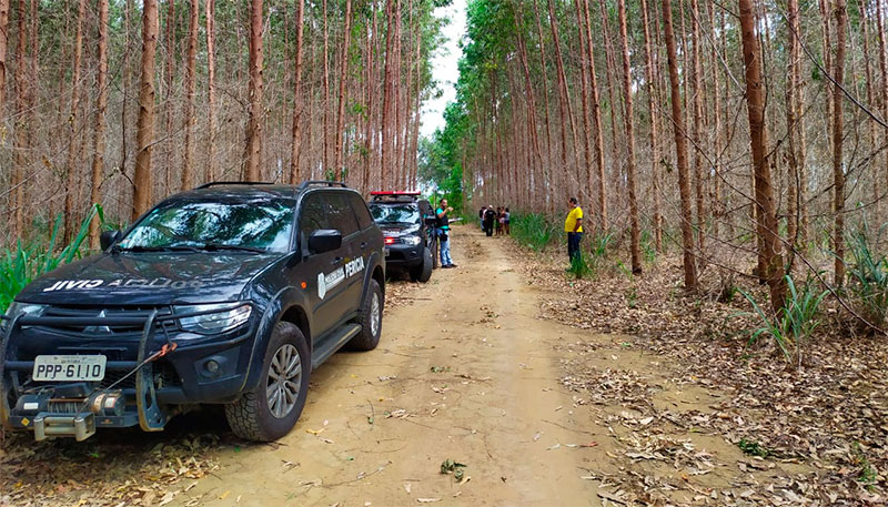 Perícia da Polícia Civil esteve no local na tarde de hoje (Foto: Júlia Afonso)