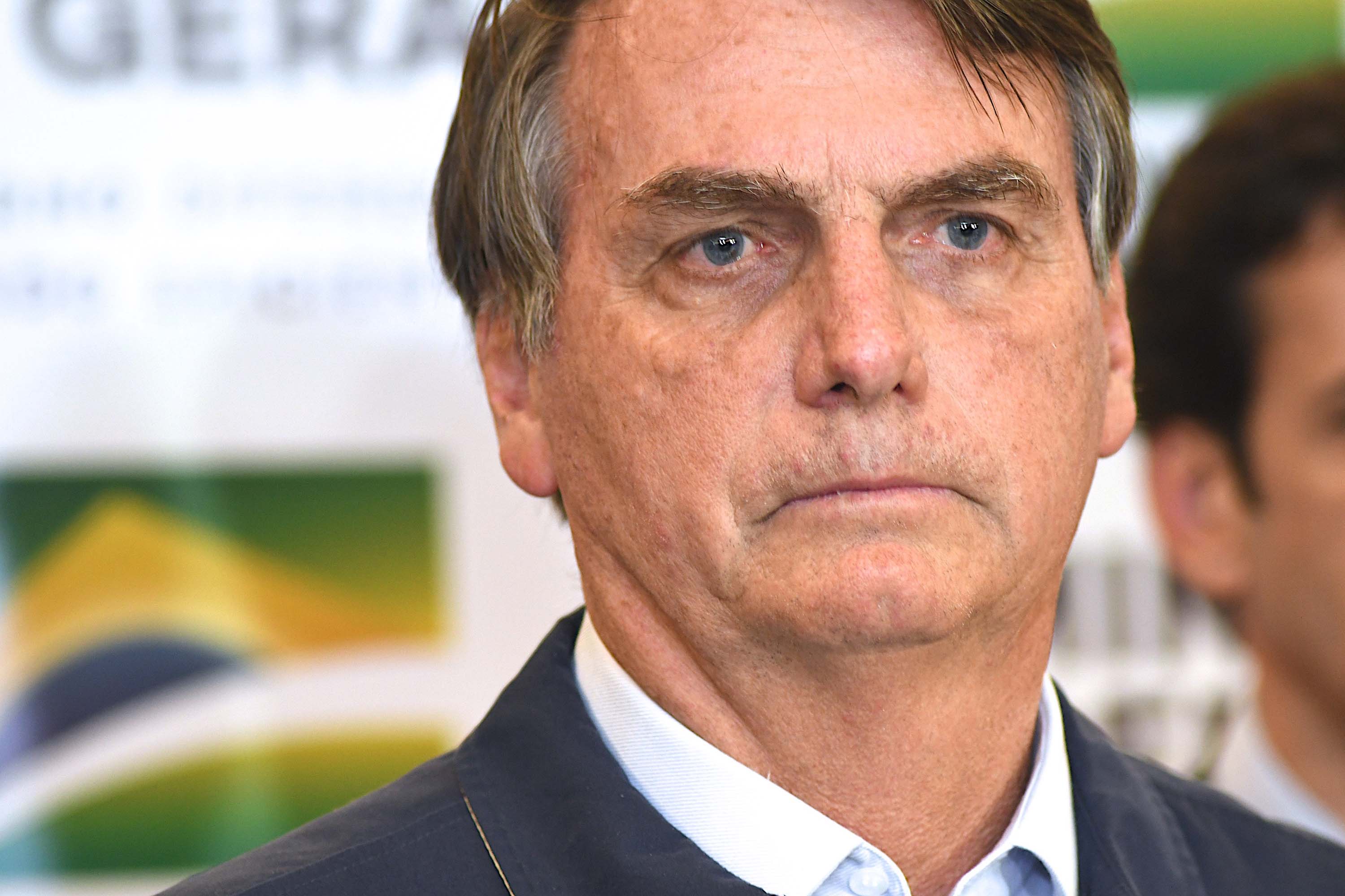 O presidente apresenta sintomas da doença como: febre alta, tosse, dores de cabeça e corpo mole e já toma o medicamento cloroquina desde a confirmação dos sintomas. (Foto: ALBERTO WU/FUTURA PRESS/ESTADÃO CONTEÚDO)
