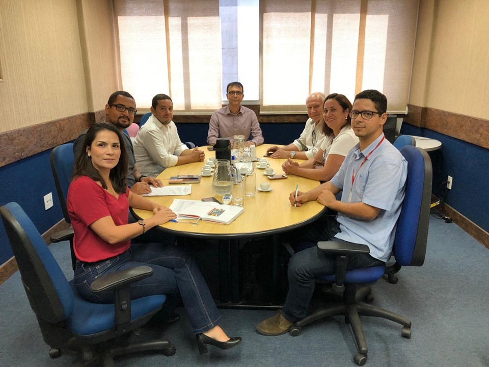 Reunião do Procon com outros órgãos para discutir problema com as cervejas da Backer (Foto: Divulgação/ Procon-ES)
