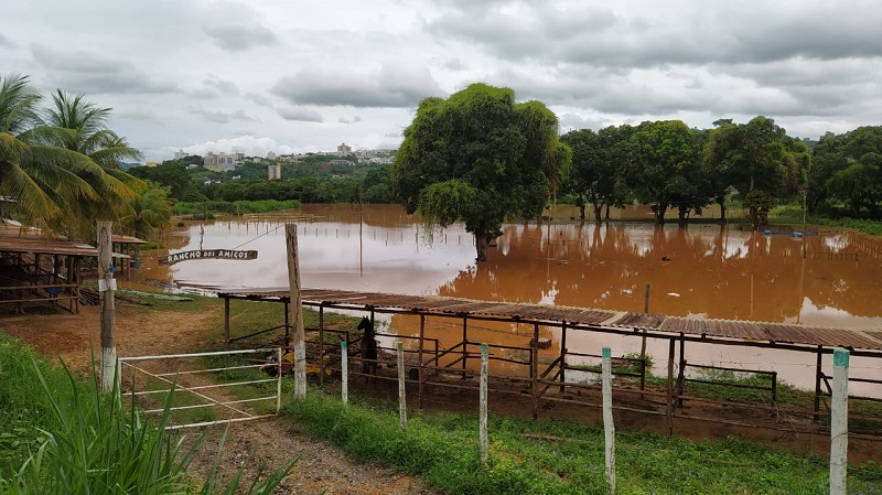 Há registro de alagamentos no bairro Martinelli, em Colatina. (Foto: Divulgação Defesa Civil)