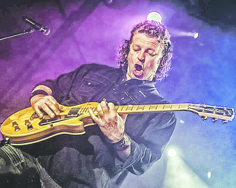 O guitarrista Roland Grapow também vai agitar a noite (Foto: Divulgação/Facebook)