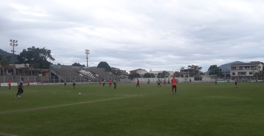 De virada, o Serra venceu o jogo-treino por 3 a 2 (Foto: Michel Rocha/Serra FC)