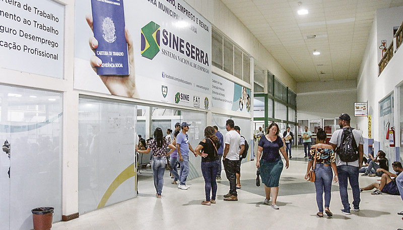 Sine da Serra oferece chances para cargos como costureira, mecânico de refrigeração e vendedor de serviços (Foto: Thiago Coutinho / AT— 30/05/2019)
