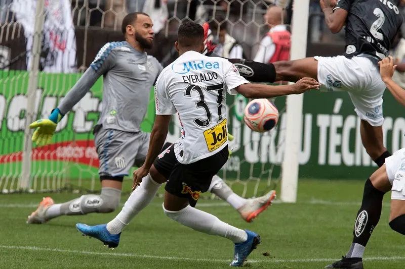 Imagem ilustrativa da imagem Corinthians derrota o Santos em seu primeiro clássico no ano