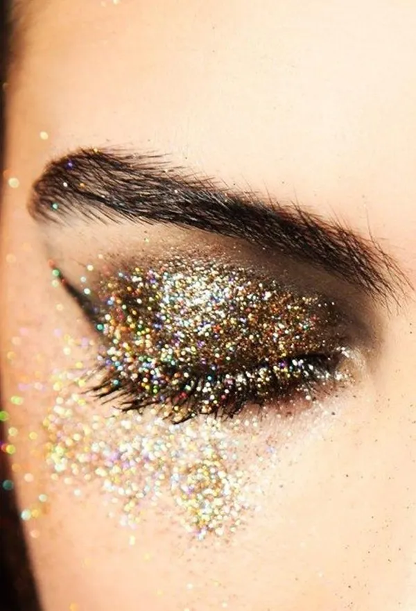 Glitter na maquiagem para o Carnaval