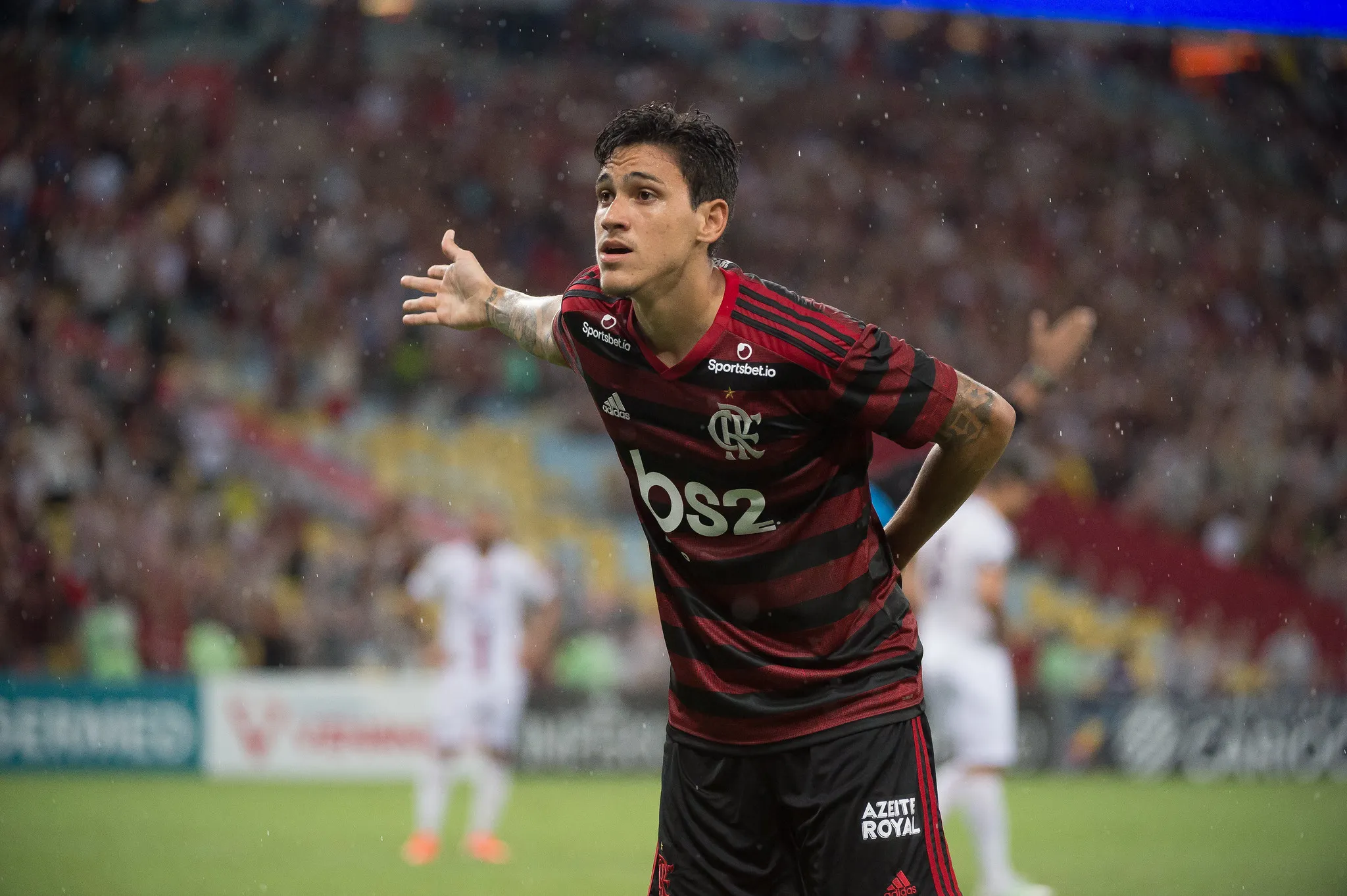 Pedro comemora seu primeiro gol pelo Flamengo
