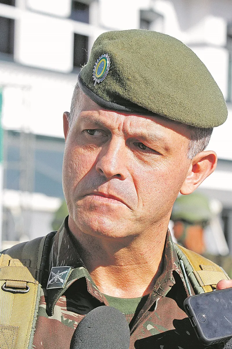 Imagem ilustrativa da imagem Ex-militares do Exército são recrutados por criminosos