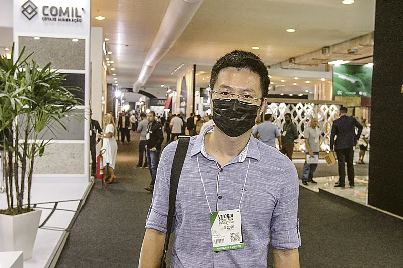 Wilian Li: máscara por precaução