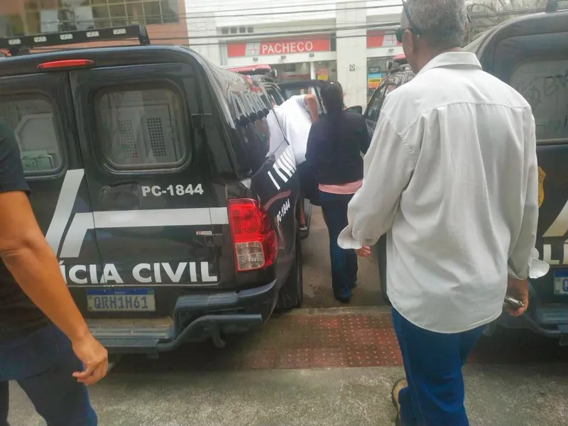 Imagem ilustrativa da imagem Após depoimento de adolescente, polícia sai à procura de bandido que matou menina