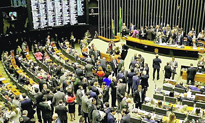 Imagem ilustrativa da imagem Câmara dos Deputados quer antecipar votação para adiar prazo de entrega do Imposto de Renda