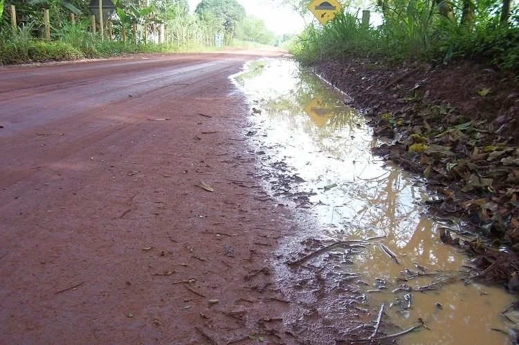 Imagem ilustrativa da imagem Estradas de Povoação e Regência serão asfaltadas