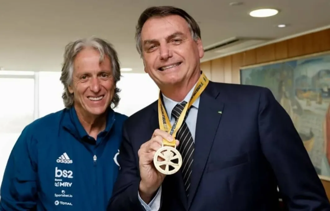 Imagem ilustrativa da imagem Jorge Jesus se reúne com Bolsonaro após título do Flamengo da Supercopa