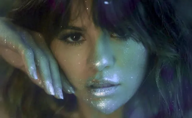 Imagem ilustrativa da imagem Em atmosfera mais 'aérea', popstar Selena Gomez lançou remix oficial de “Rare”