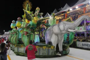 Imagem ilustrativa da imagem Confira como foi o desfile das escolas de samba do grupo A