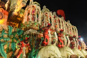 Imagem ilustrativa da imagem Confira a galeria de fotos do desfile da Mocidade Unida da Glória