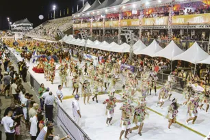 Imagem ilustrativa da imagem Disputa de bairros por vaga no Grupo A do Carnaval de Vitória