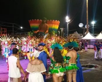Imagem ilustrativa da imagem Com samba sobre intolerância, Pega no Samba entra com 7 minutos de atraso na Avenida