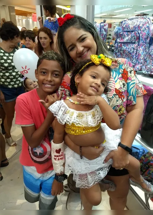 Imagem ilustrativa da imagem VÍDEO | Criançada se diverte em bailinho de carnaval