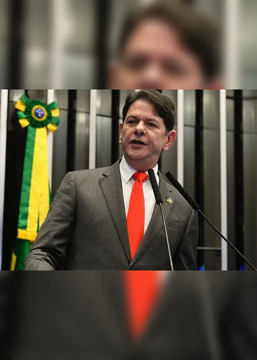 Imagem ilustrativa da imagem VÍDEO | Cid Gomes é baleado ao tentar invadir quartel no Ceará