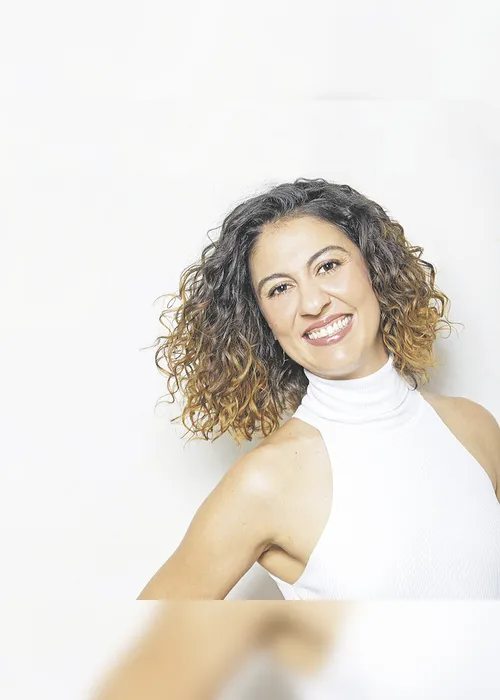 Imagem ilustrativa da imagem “Vingança só traz amargura”, diz a atriz Clarissa Pinheiro