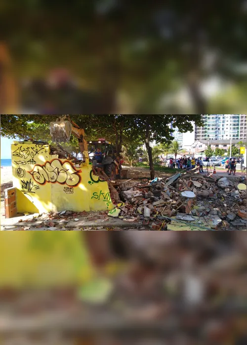 Imagem ilustrativa da imagem Começa a demolição de quiosques nas praias de Itaparica e Itapuã