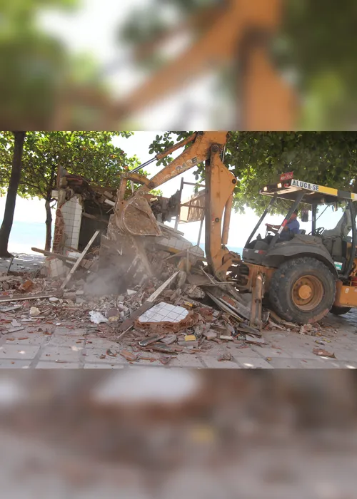 Imagem ilustrativa da imagem Entulhos de quiosques precoupam moradores em Vila Velha