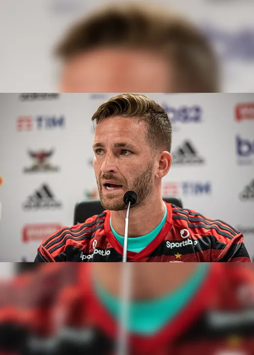 Imagem ilustrativa da imagem Léo Pereira é apresentado pelo Flamengo e se impressiona com o clube