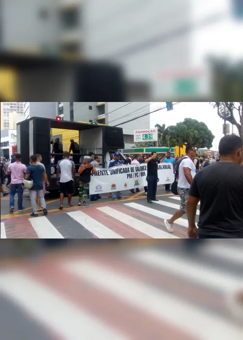 Imagem ilustrativa da imagem Governo recebe militares para discutir reajuste salarial