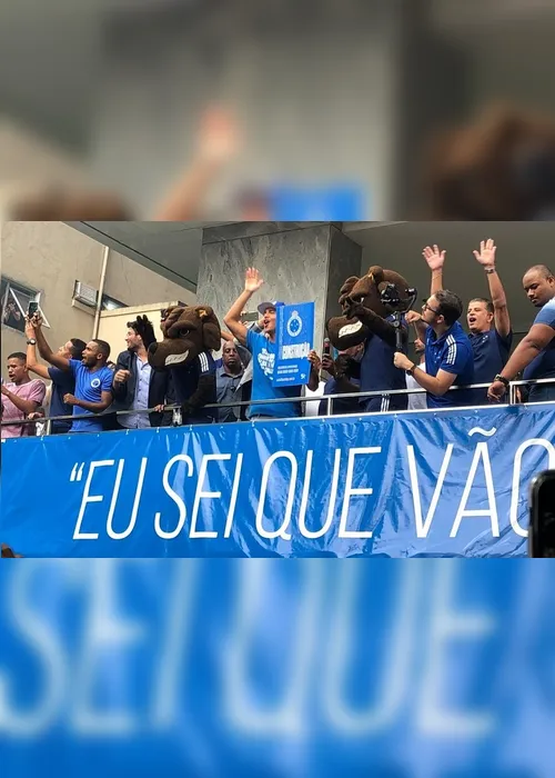 Imagem ilustrativa da imagem Torcida do Cruzeiro faz festa em retorno de Marcelo Moreno