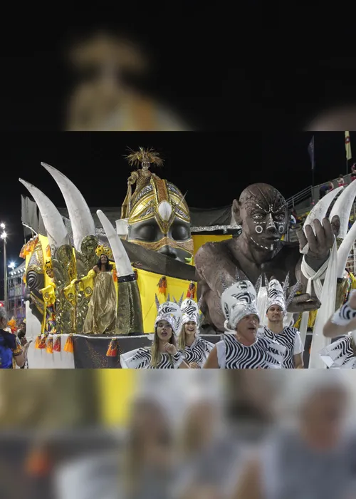 Imagem ilustrativa da imagem Confira como foi o desfile das escolas de samba do grupo A