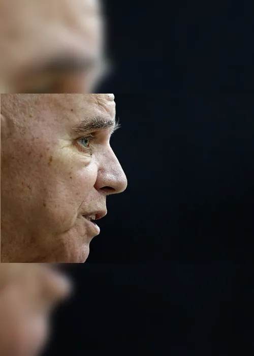 Imagem ilustrativa da imagem Campeão do mundo com o Grêmio, Valdir Espinosa morre aos 72 anos