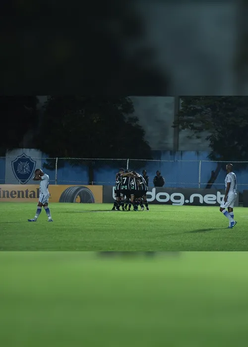 Imagem ilustrativa da imagem Vitória sofre gol no fim e cai para o Figueirense na Copa do Brasil