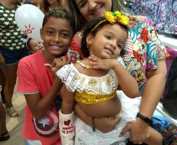Imagem ilustrativa da imagem VÍDEO | Criançada se diverte em bailinho de carnaval