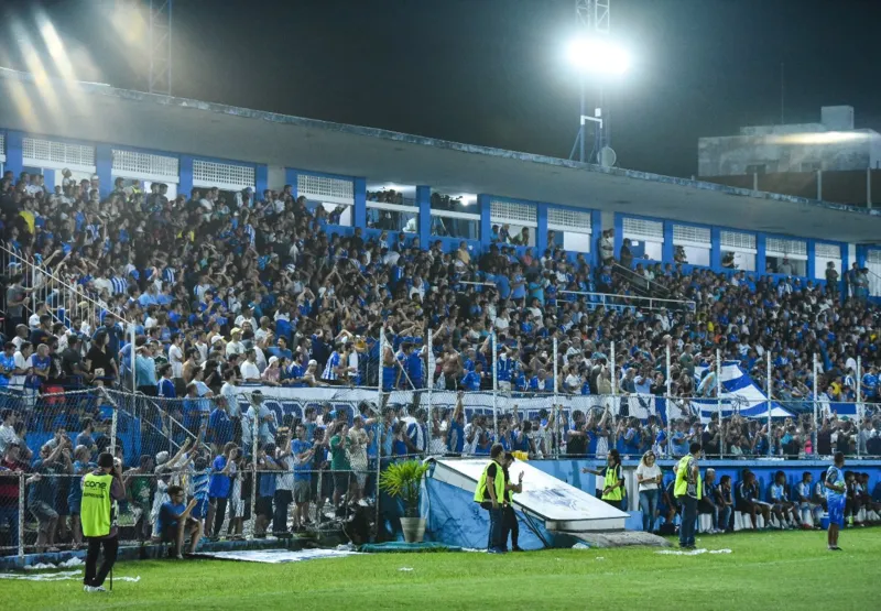Estádio Salvador Costa lotado para o jogo do Vitória contra o Figueirense