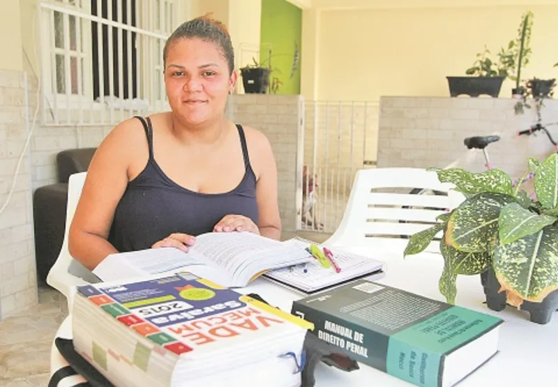 A estudante de Direito Janiala Silva conseguiu financiamento pelo Fies