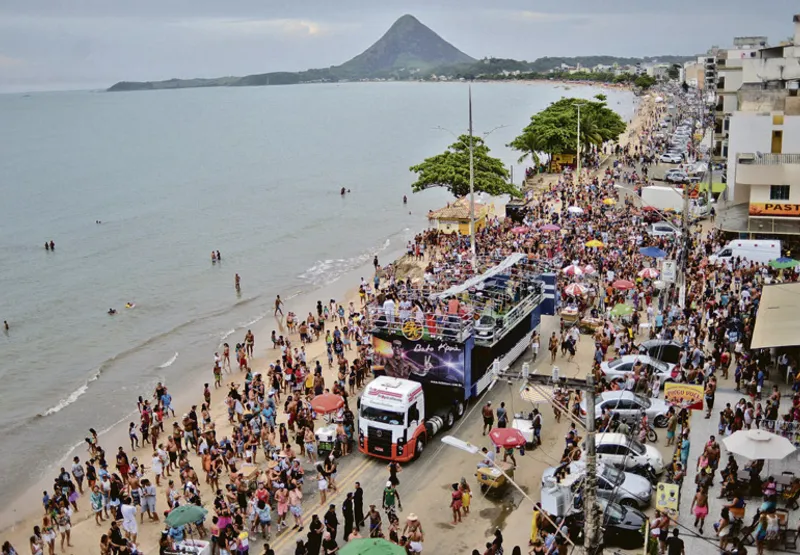 Foliões no Carnaval de Piúma:  prefeitura anunciou regras para evitar confusão  