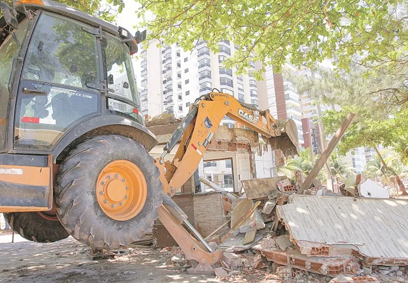 O Processo de demolição dos quiosques em Itaparica teve início em  2019