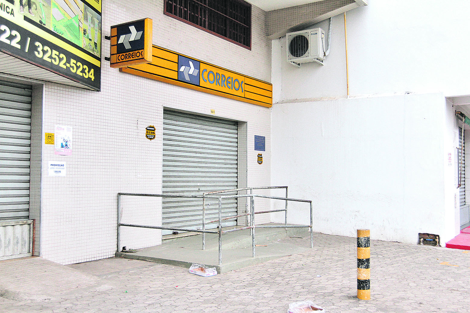 Agência dos Correios em Jacaraípe, onde morador teve de retirar suas encomendas compradas pela internet (Foto: Thiago Coutinho / AT)