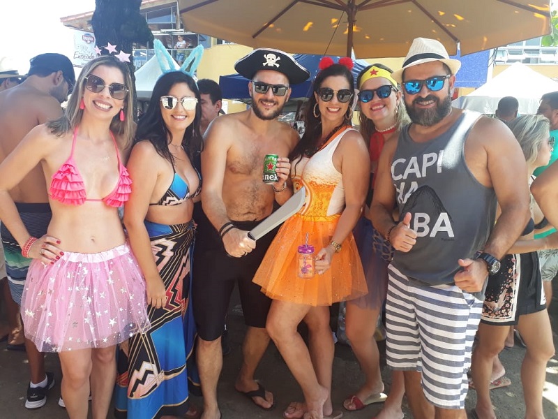 Turma de Vila Velha escolheu o balneário na Serra para festejar. (Foto: Regina Trindade)