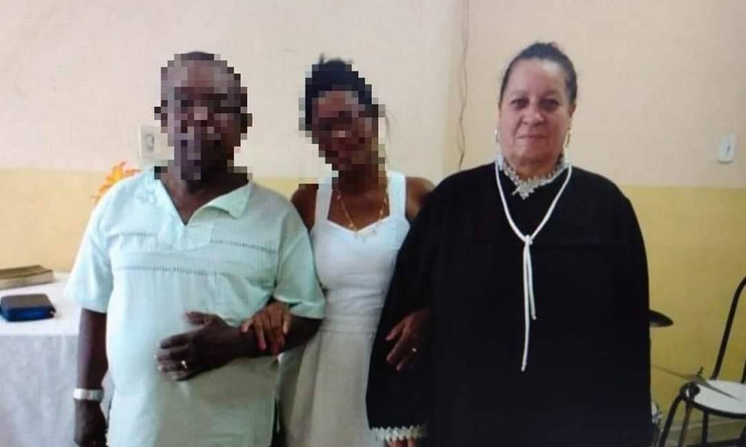 Acusada celebrava cerimônias religiosas e entregava certidões falsas aos casais. (Foto: Reprodução/Facebook)
