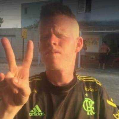 Alan Batista, de 18 anos, afundou enquanto tentava atravessar lagoa e não foi mais visto. (Foto: Reprodução/Redes Sociais)
