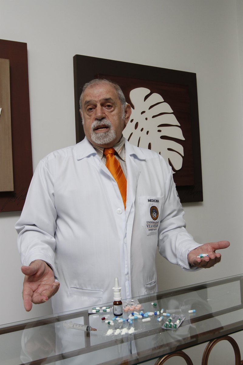 Médico João Chequer disse que a mistura do remédio hipnótico e álcool diminui a atividade cerebral. (Foto: Thiago Coutinho/Arquivo AT 16/10/14)