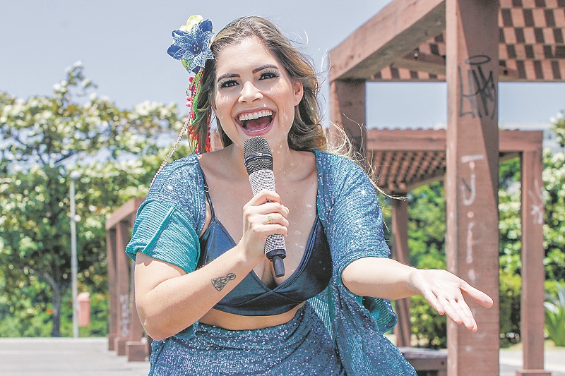 A cantora Fernanda Pádua é uma das atrações na folia de Barra do Sahy, em Aracruz, a partir das 18 horas. (Foto: Fábio Nunes/AT)