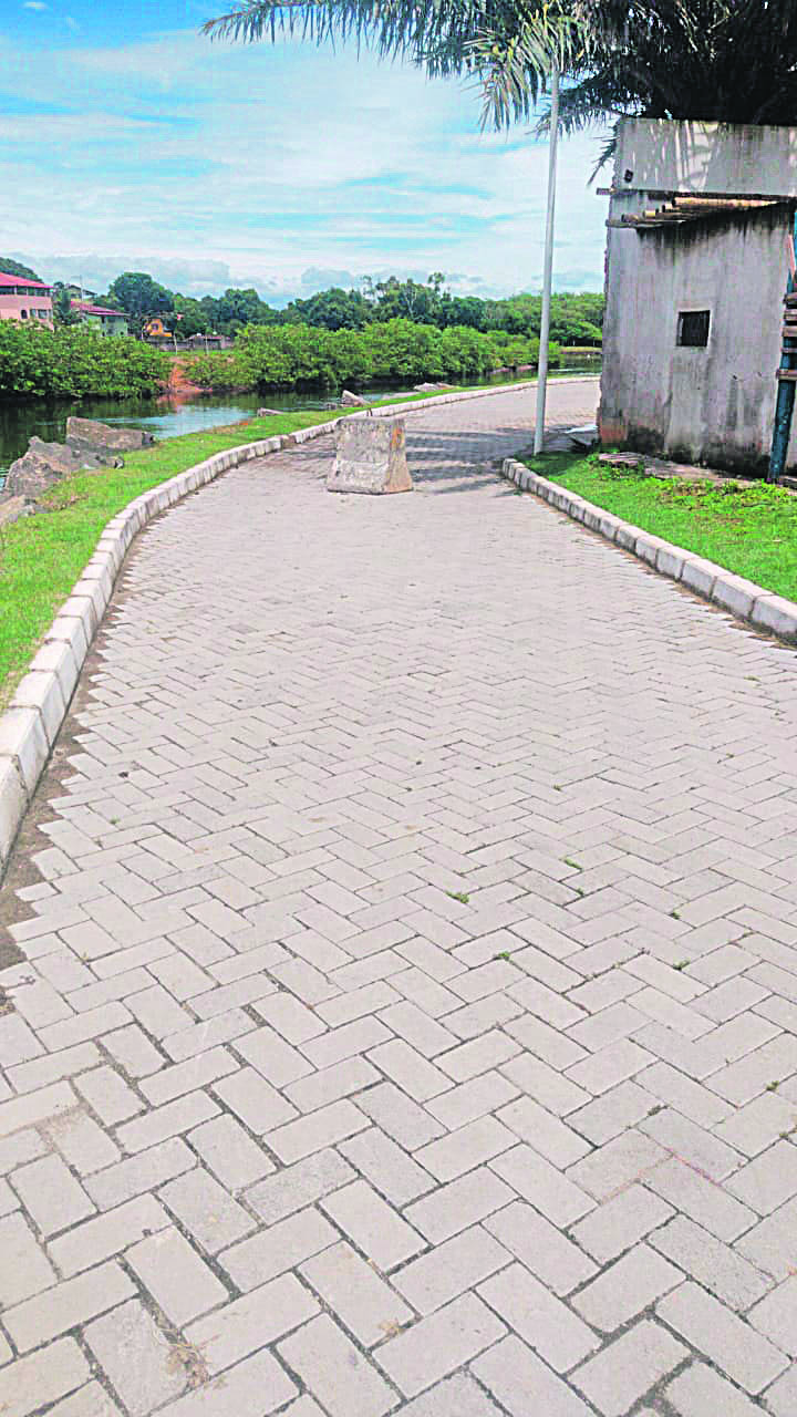 Gelo baiano na rua Vitória, Parque Jacaraípe, na Serra. (Foto: )