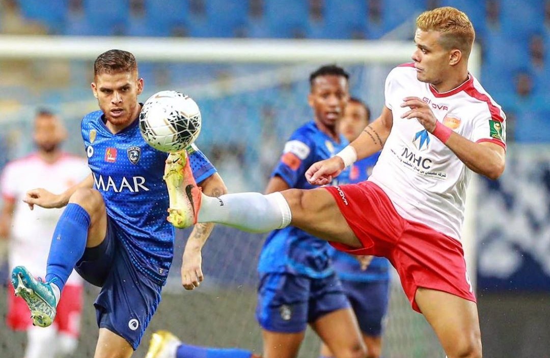 Geraldo atuando no futebol árabe, onde chegou a enfrentar o Al-Hilal de Cuéllar (Foto: Reprodução/Instagram)