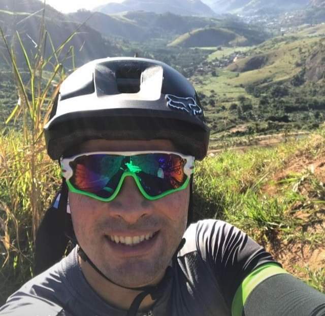 Segundo familiares, Fabiano se desequilibrou e caiu em um barranco (Foto: Reprodução/ Redes sociais)