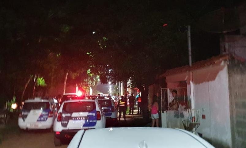 Homem é morto em Setiba, Guarapari (Foto: Roberta Bourguignon/AT)