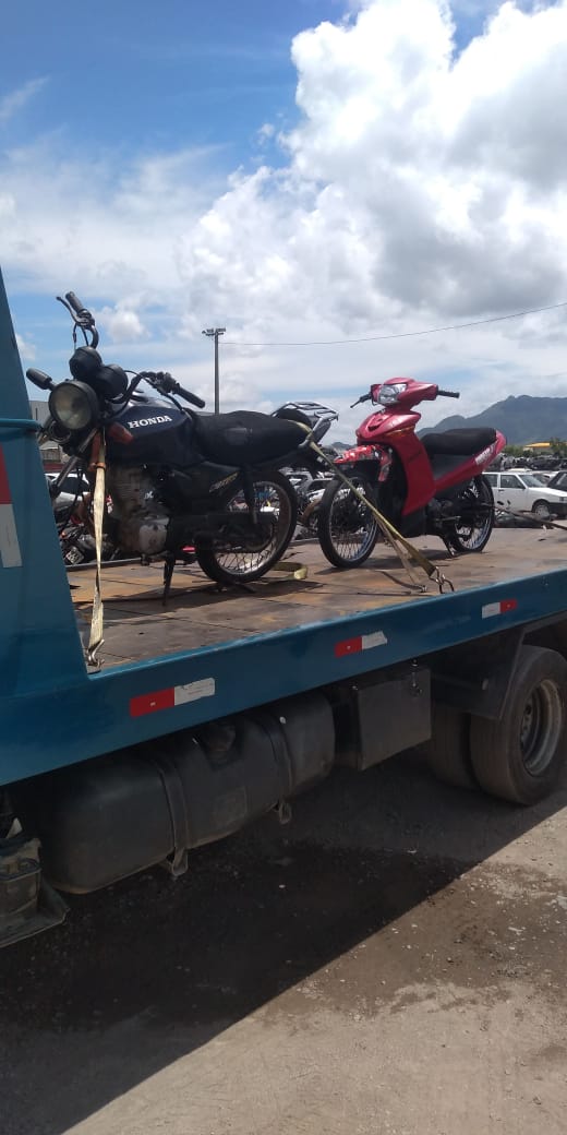 As duas motocicletas tinha sumido após o furto que aconteceu no Depósito de Veículos Apreendidos da PCES (Foto: Divulgação/ PCES)