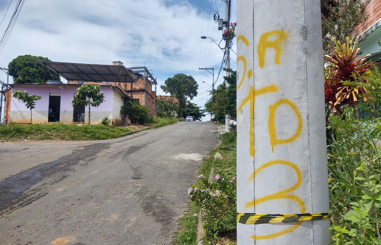 Rua Padre Gabriel, no bairro Flexal I, Cariacica, onde houve duplo homicídio (Foto: Taynara Nascimento)
